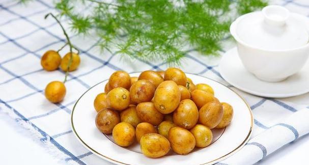 黄皮上市成熟季节介绍（掌握黄皮成熟季节，享受美味佳果）